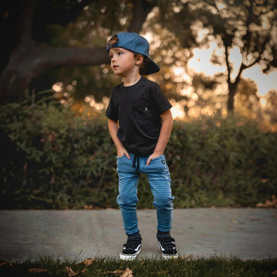 RAGS Essentials Short Sleeve Chest Pocket Rounded Kids Tee: Phantom